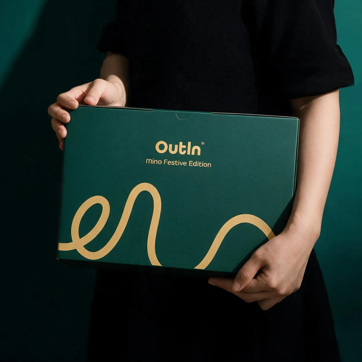 OutIn Mino Coffret Cadeau de Fête (Précommande)